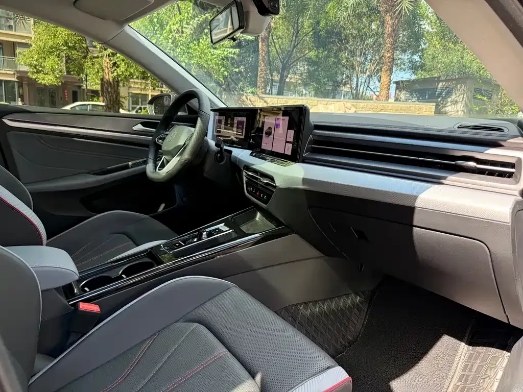 Volkswagen Lamando 2023 из CN, фото 7