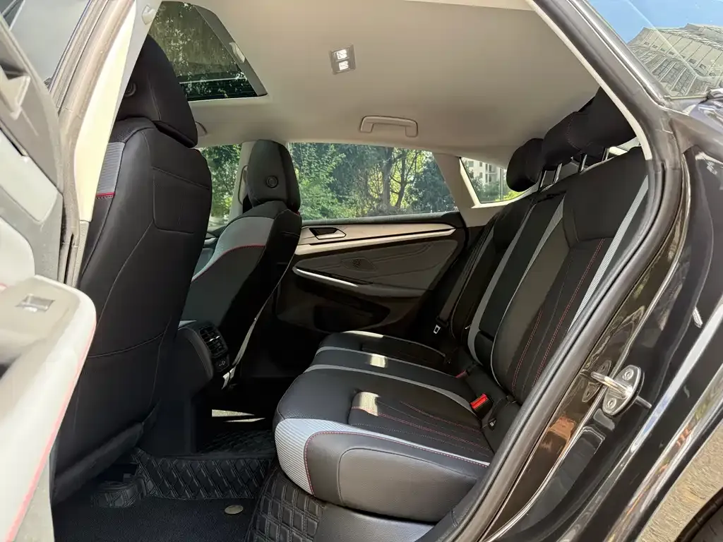 Volkswagen Lamando 2023 из CN, фото 8