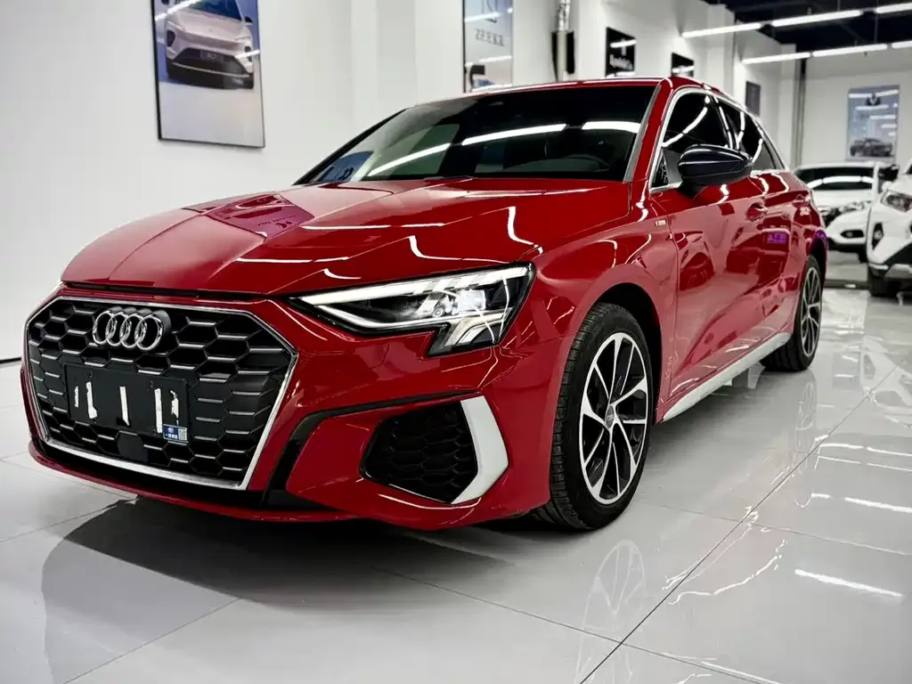 Audi A3 — фото 1