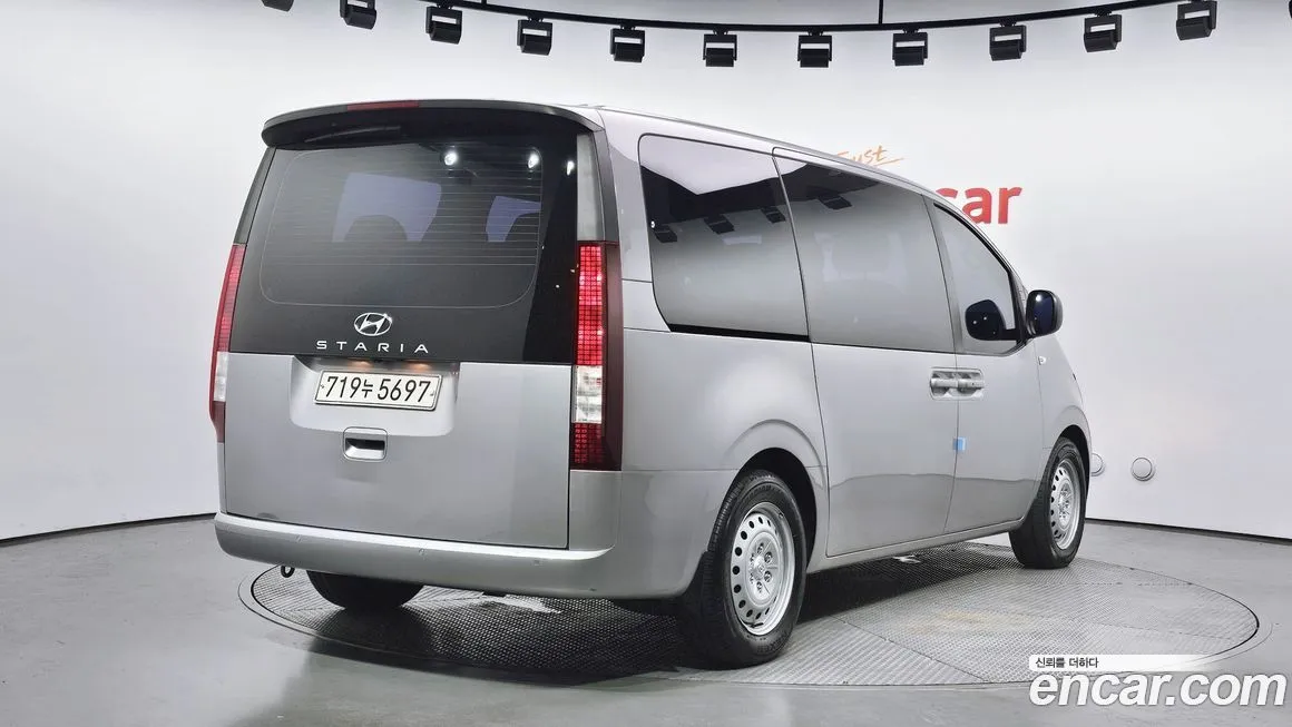 Hyundai Staria — фото 2