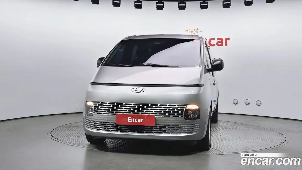 Hyundai Staria — фото 3