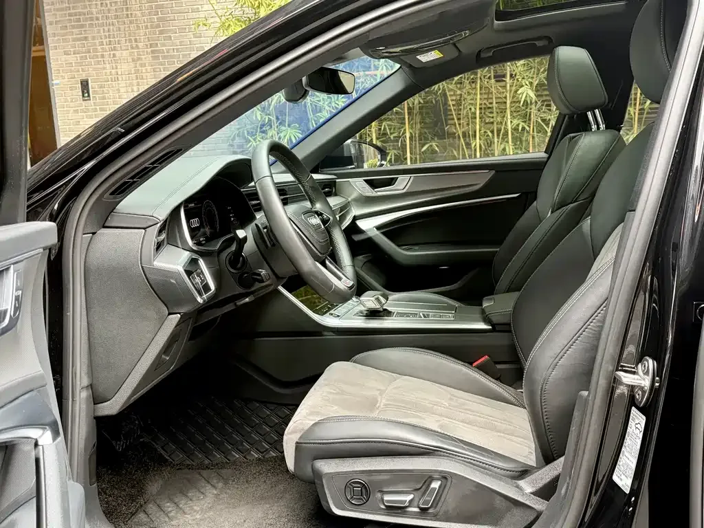 Audi A6L 2023 из CN, фото 4