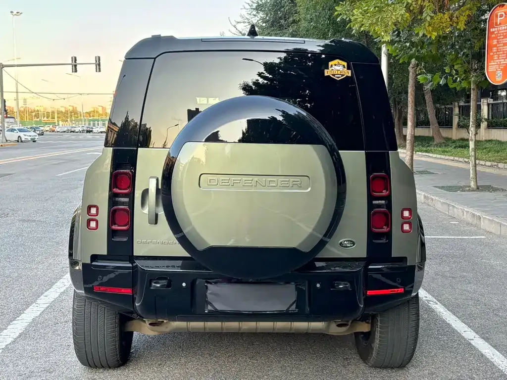 Land Rover Defender — фото 6