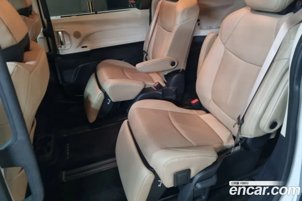 Toyota Sienna 2023 из KR, фото 7