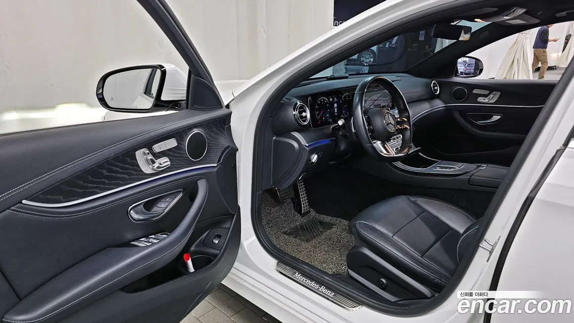 Mercedes-Benz E-Class — фото 10