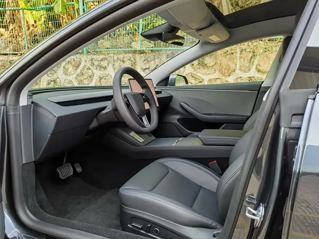 Tesla Model 3 2025 из CN, фото 6