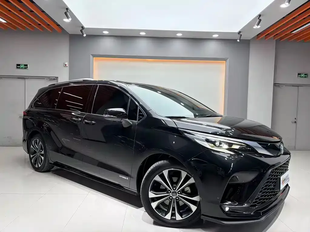 Toyota Granvia 2023 из CN, фото 3