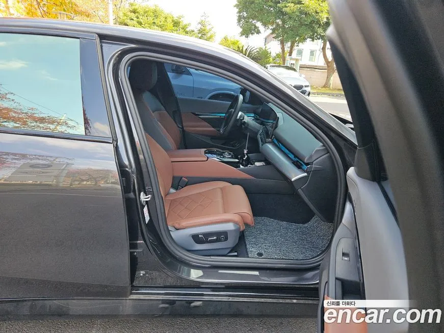 BMW 5-Series 2025 из KR, фото 10