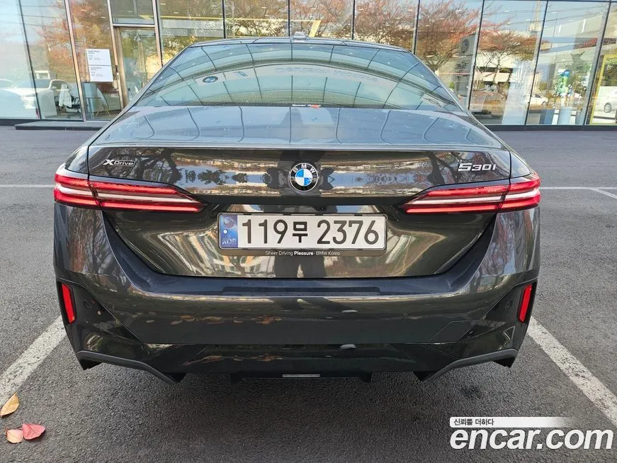 BMW 5-Series 2025 из KR, фото 2