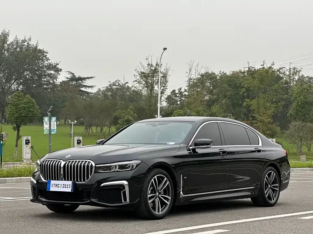 BMW 7 Series 2023 из CN, фото 1