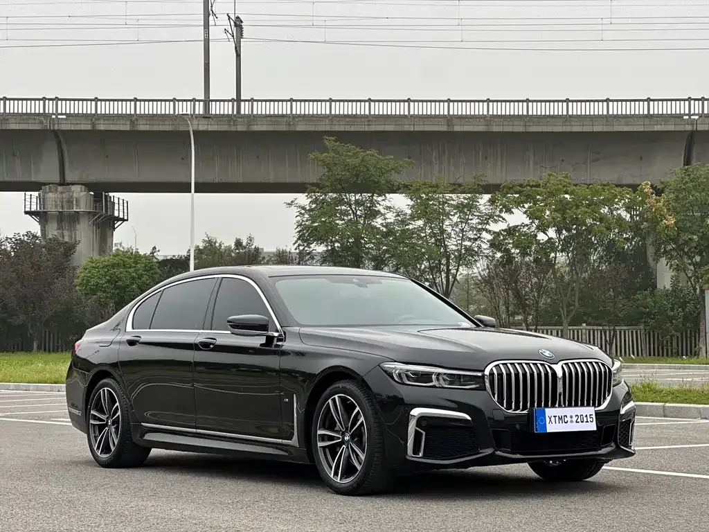 BMW 7 Series 2023 из CN, фото 3