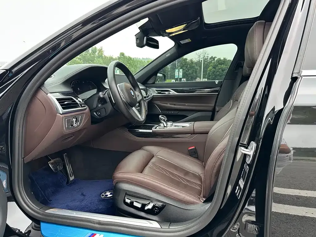BMW 7 Series 2023 из CN, фото 5