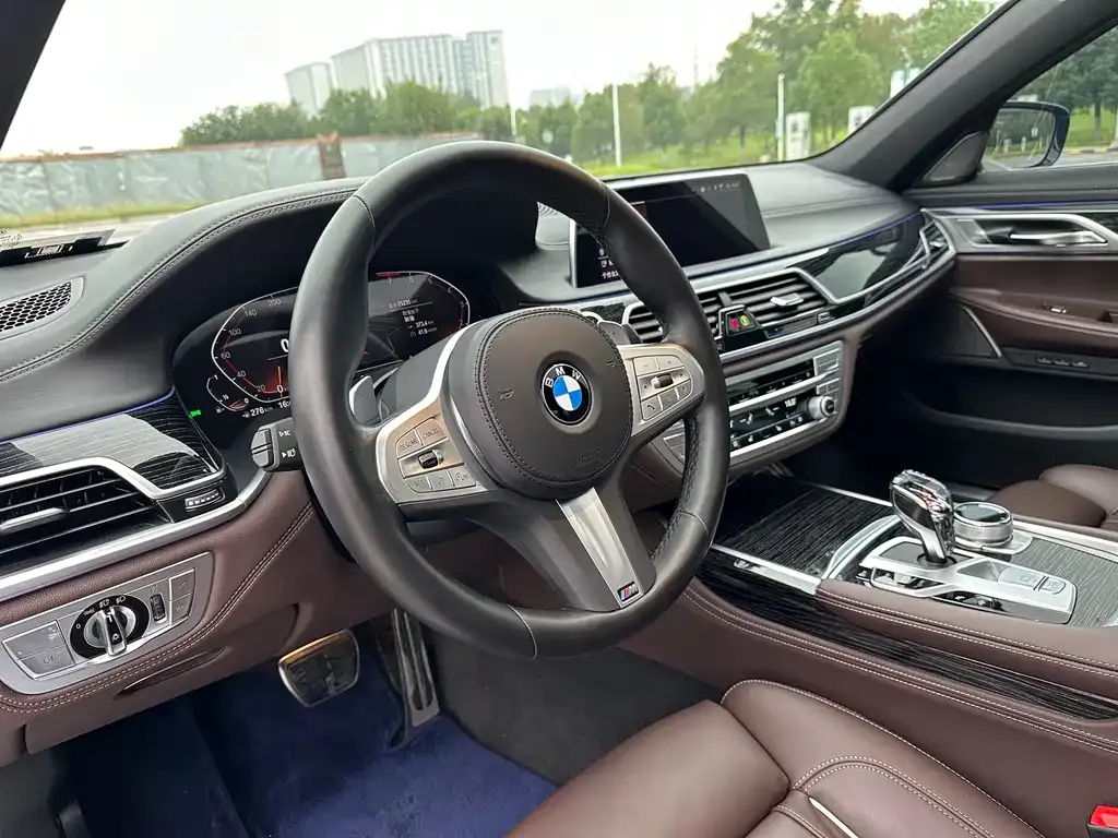 BMW 7 Series 2023 из CN, фото 6