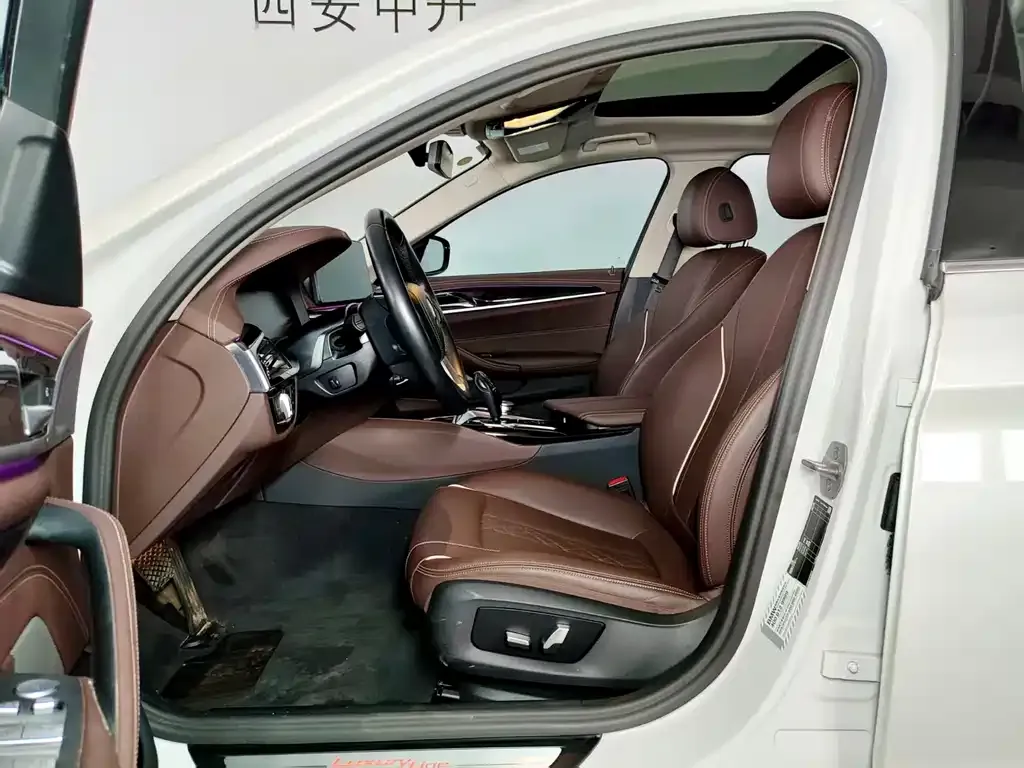 BMW 5 Series 2024 из CN, фото 7