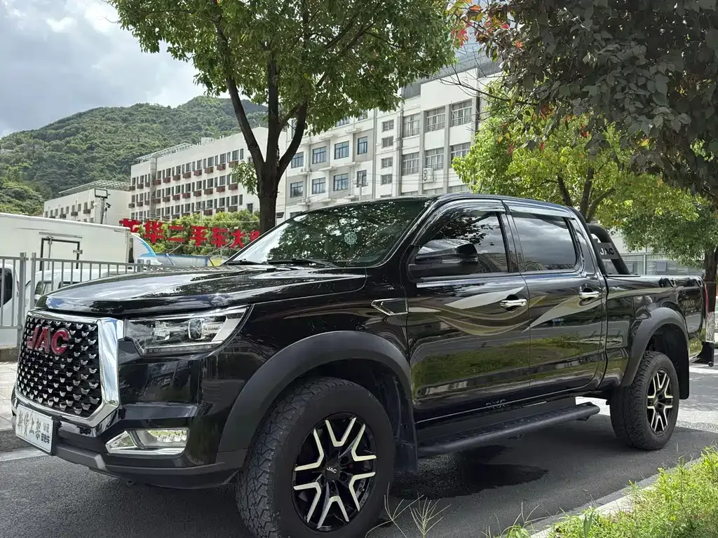 JAC T8