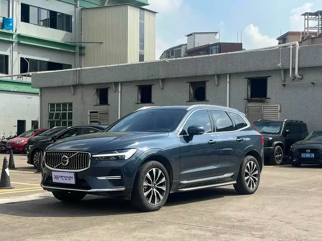 Volvo XC60 2023 из CN, фото 1
