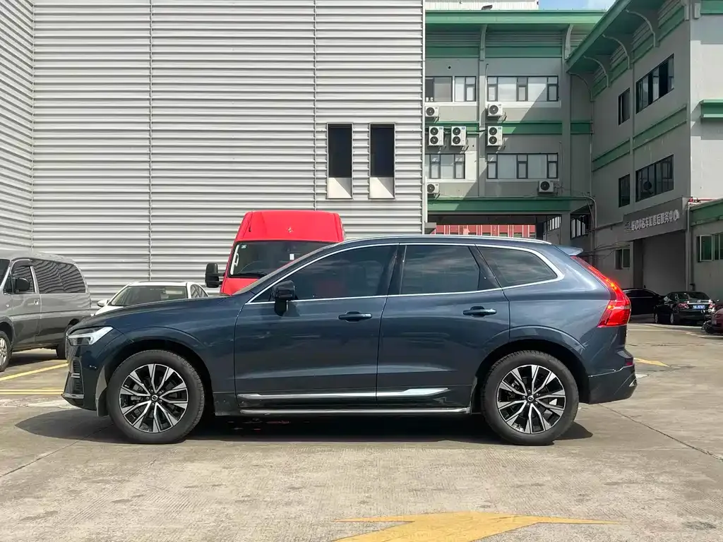 Volvo XC60 2023 из CN, фото 5