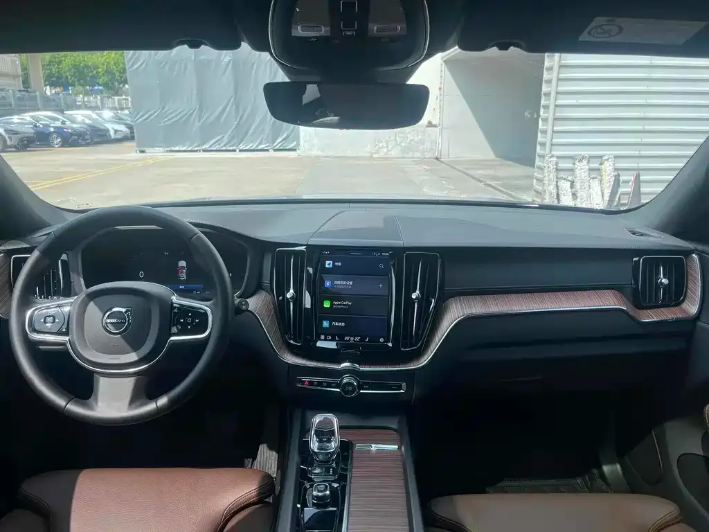 Volvo XC60 2023 из CN, фото 8