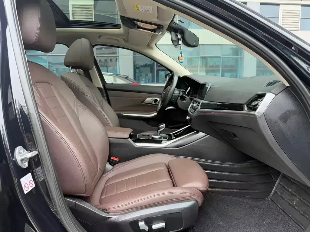 BMW 3 Series 2021 из CN, фото 10