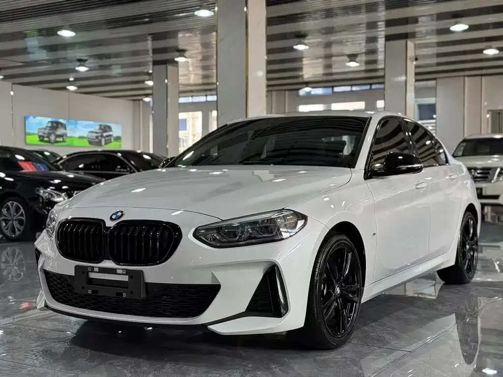 BMW 1 Series 2024 из CN, фото 1