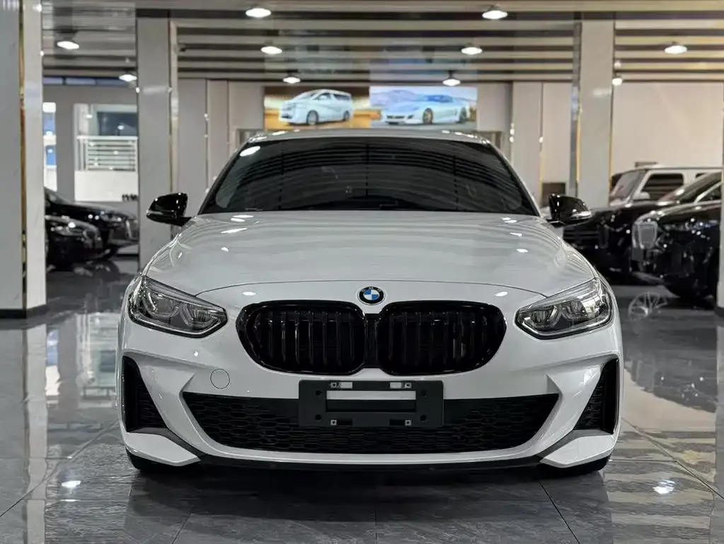 BMW 1 Series 2024 из CN, фото 2