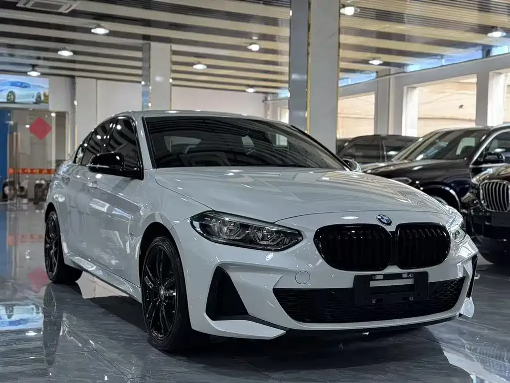 BMW 1 Series 2024 из CN, фото 3