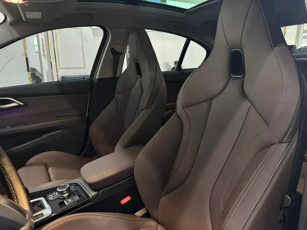 BMW 1 Series 2024 из CN, фото 7