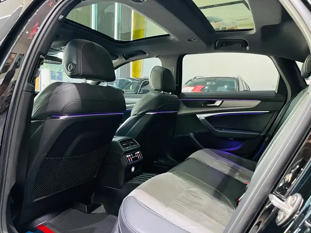 Audi A6L 2022 из CN, фото 6