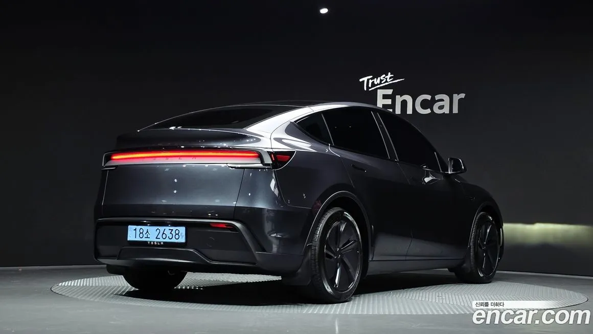 Tesla Model Y 2025 из KR, фото 2