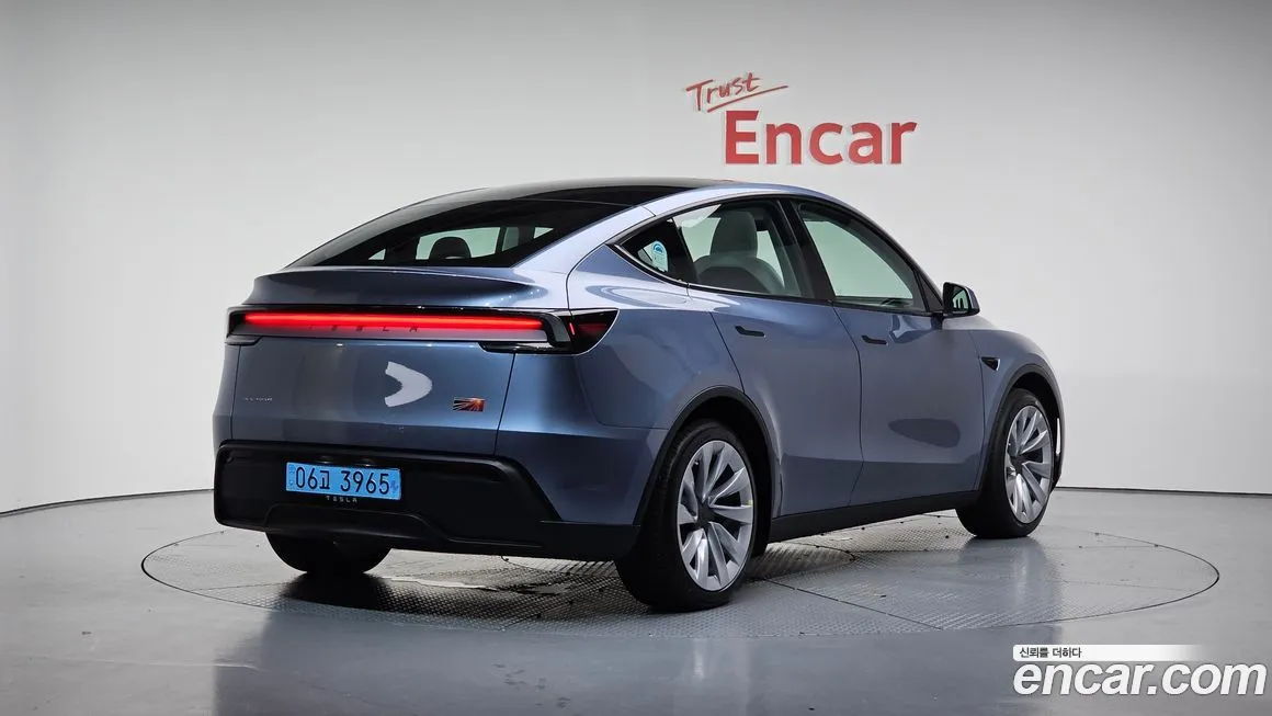 Tesla Model Y 2025 из KR, фото 2