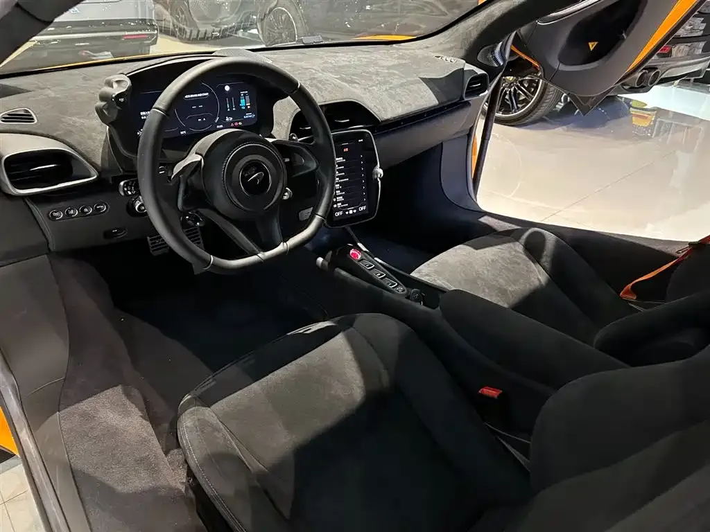 McLaren Artura 2025 из CN, фото 6