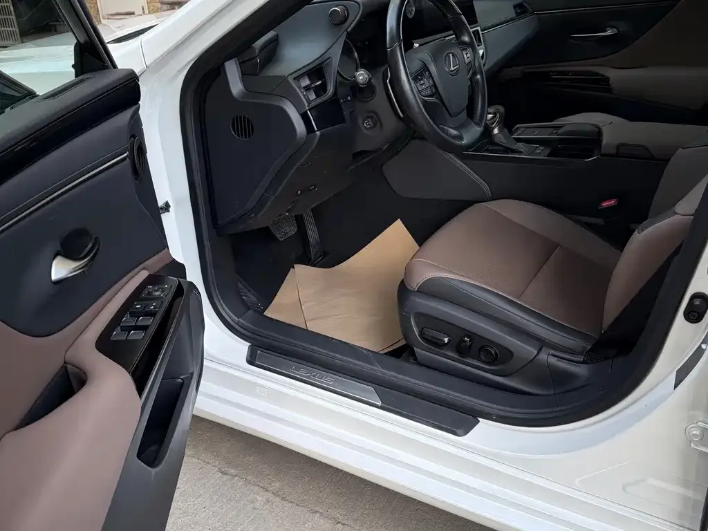 Lexus ES 2022 из CN, фото 4