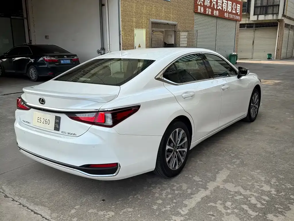 Lexus ES 2022 из CN, фото 7
