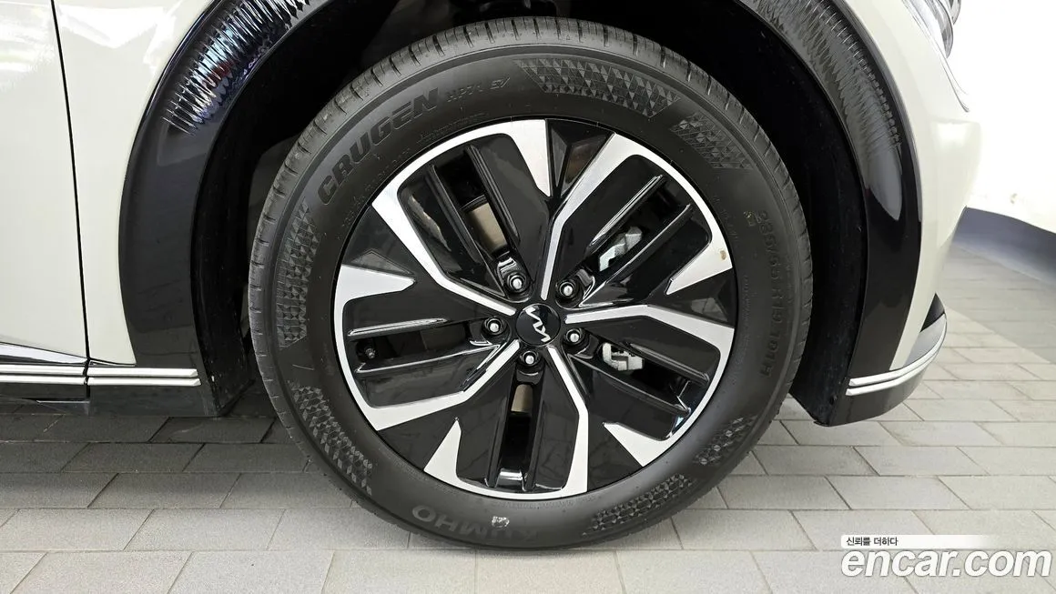 Kia EV6 — фото 5