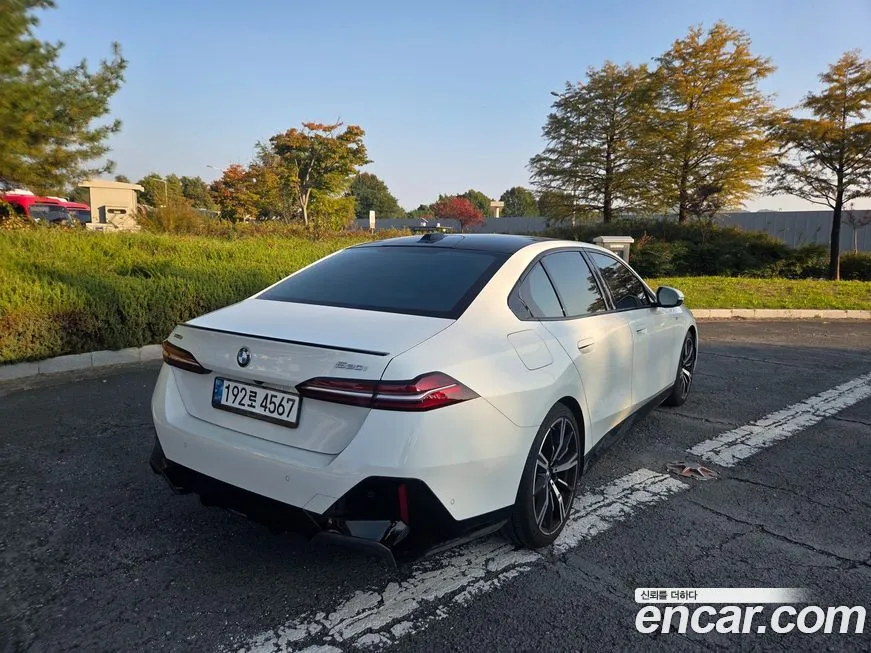 BMW 5-Series 2024 из KR, фото 3