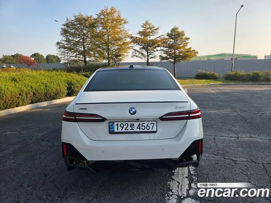 BMW 5-Series 2024 из KR, фото 4