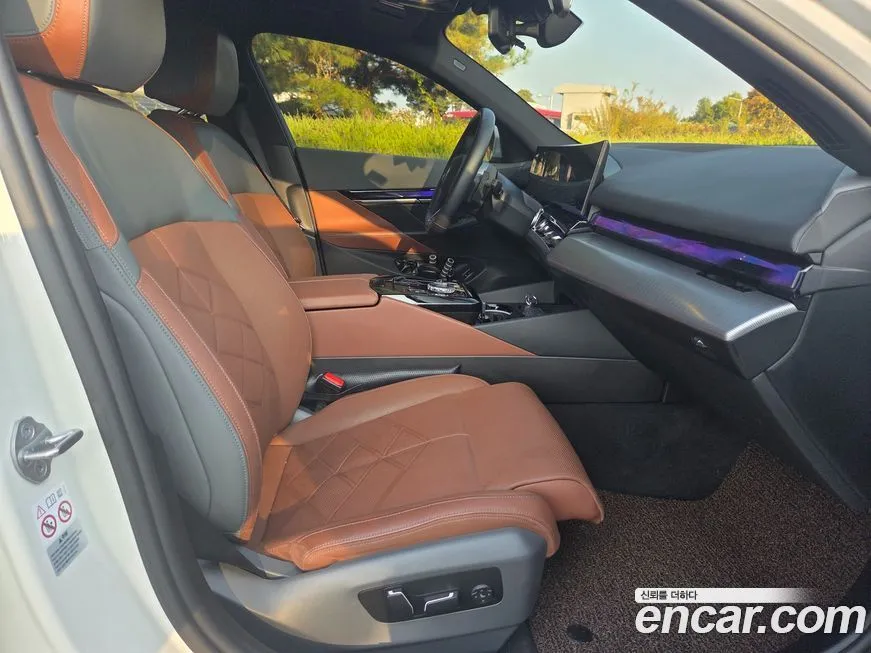 BMW 5-Series 2024 из KR, фото 8