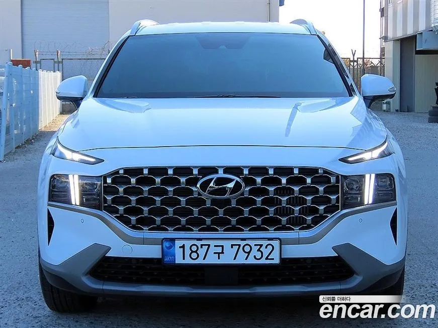 Hyundai Santafe — фото 1