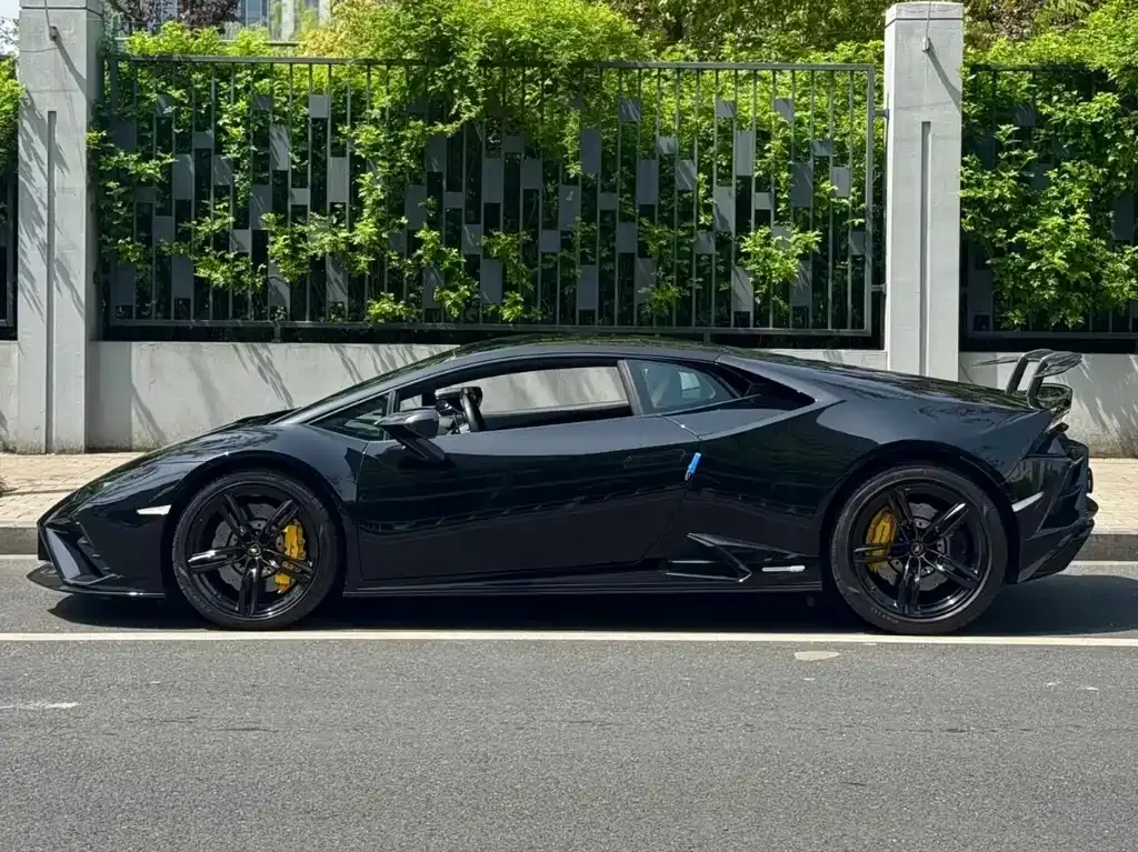 Lamborghini Huracan 2023 из CN, фото 3
