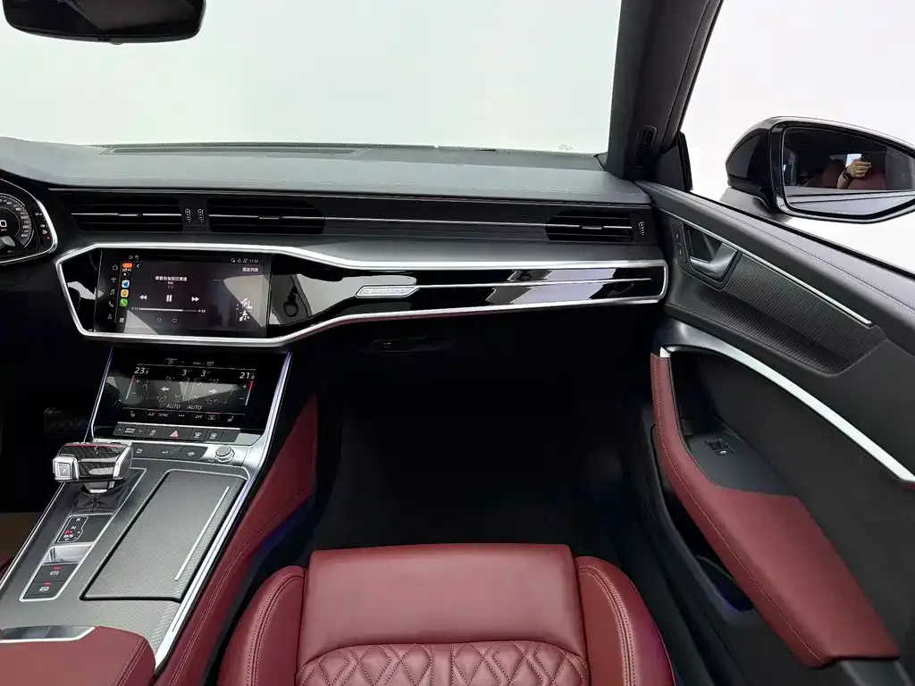 Audi A7L 2024 из CN, фото 8
