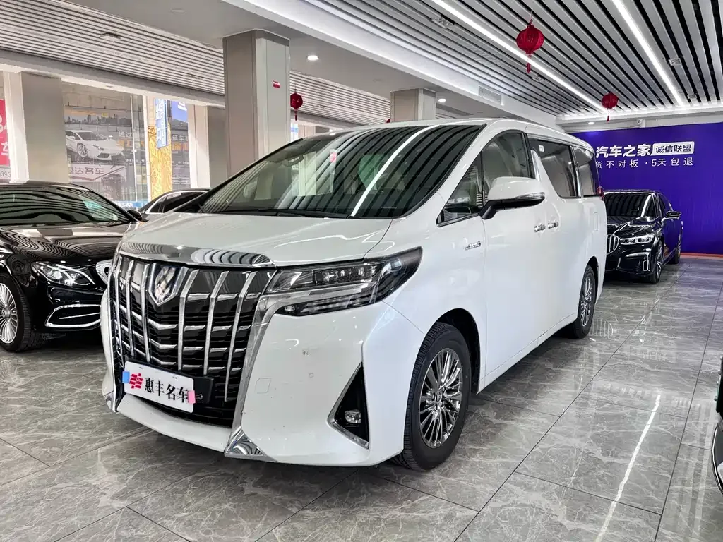 Toyota Alphard 2023 из CN, фото 1