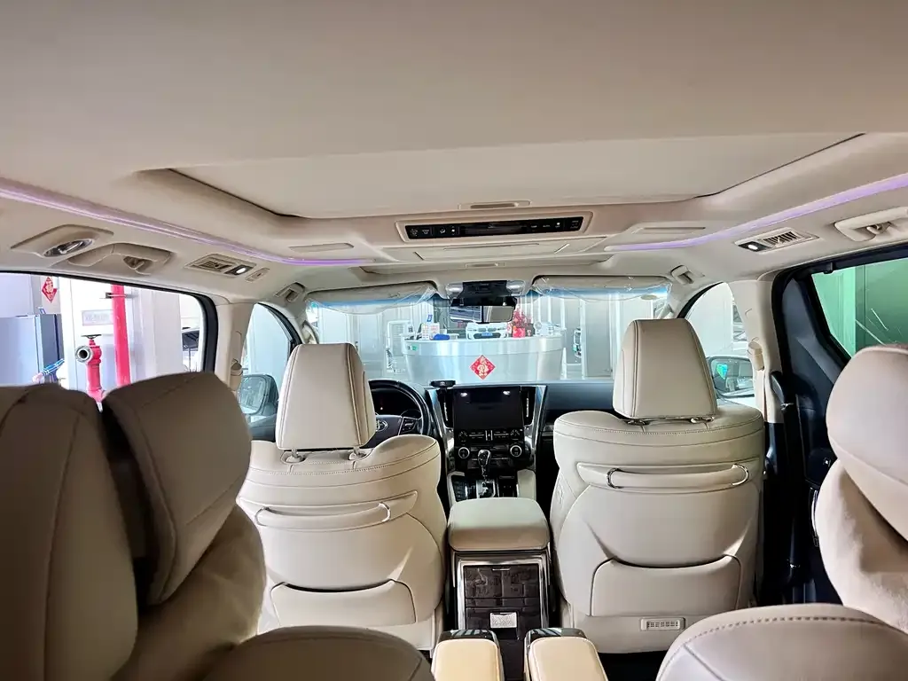 Toyota Alphard 2023 из CN, фото 10
