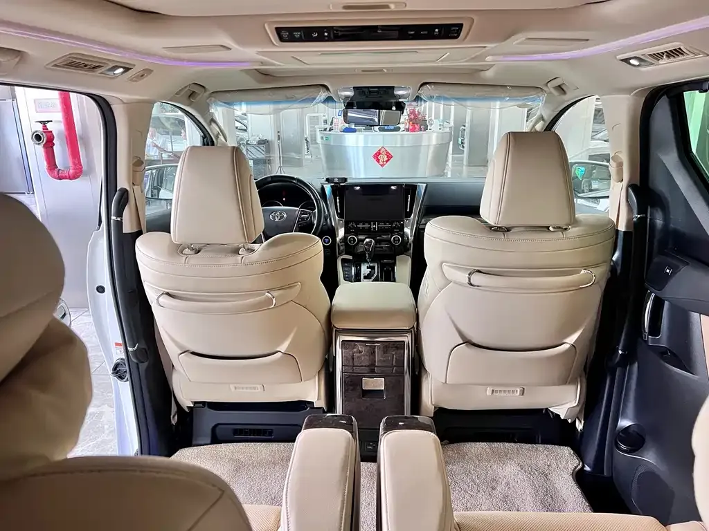 Toyota Alphard 2023 из CN, фото 6