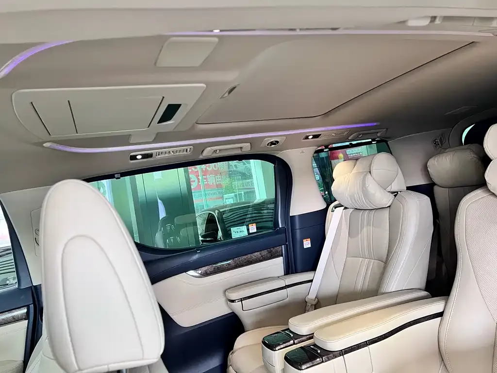 Toyota Alphard 2023 из CN, фото 9