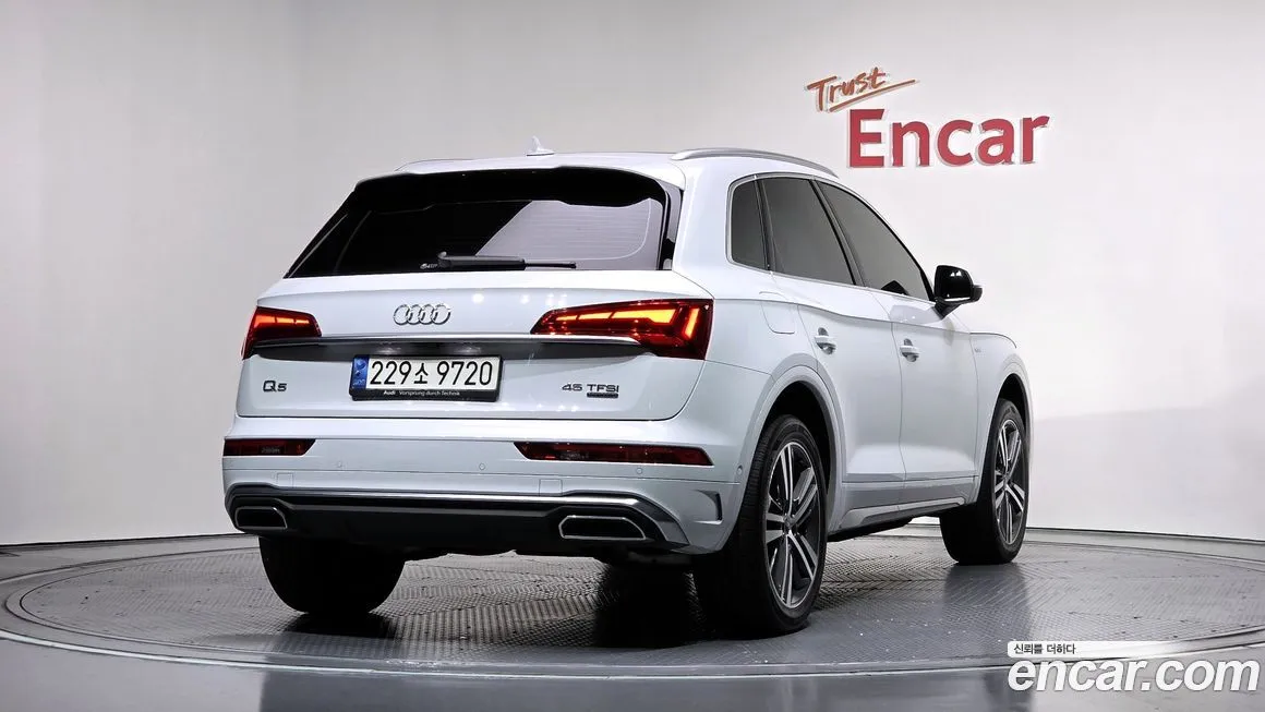 Audi Q5 2021 из KR, фото 2