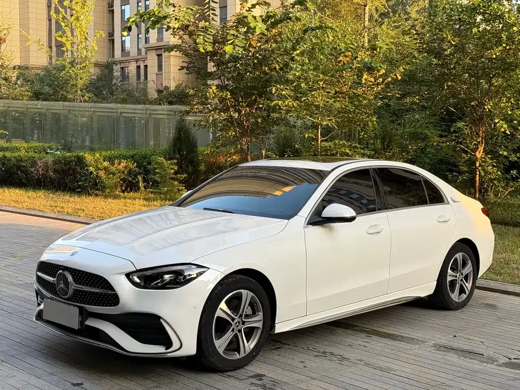 Mercedes-Benz C-Class — фото 1