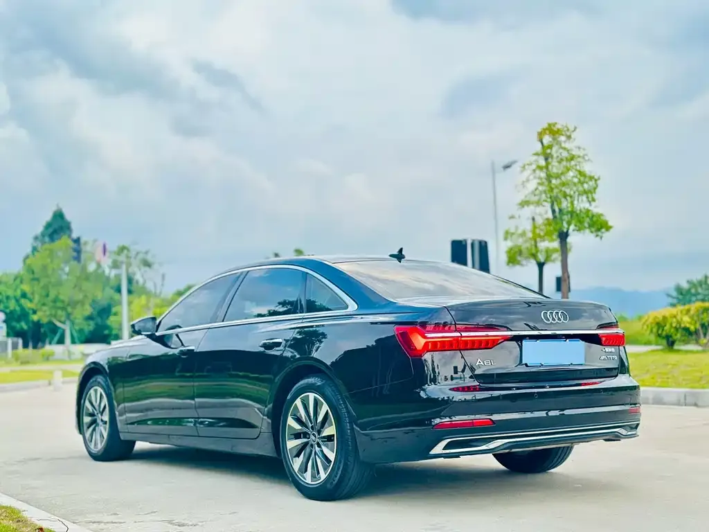 Audi A6L — фото 6