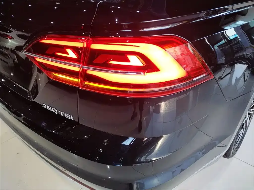 Volkswagen Phideon 2022 из CN, фото 8