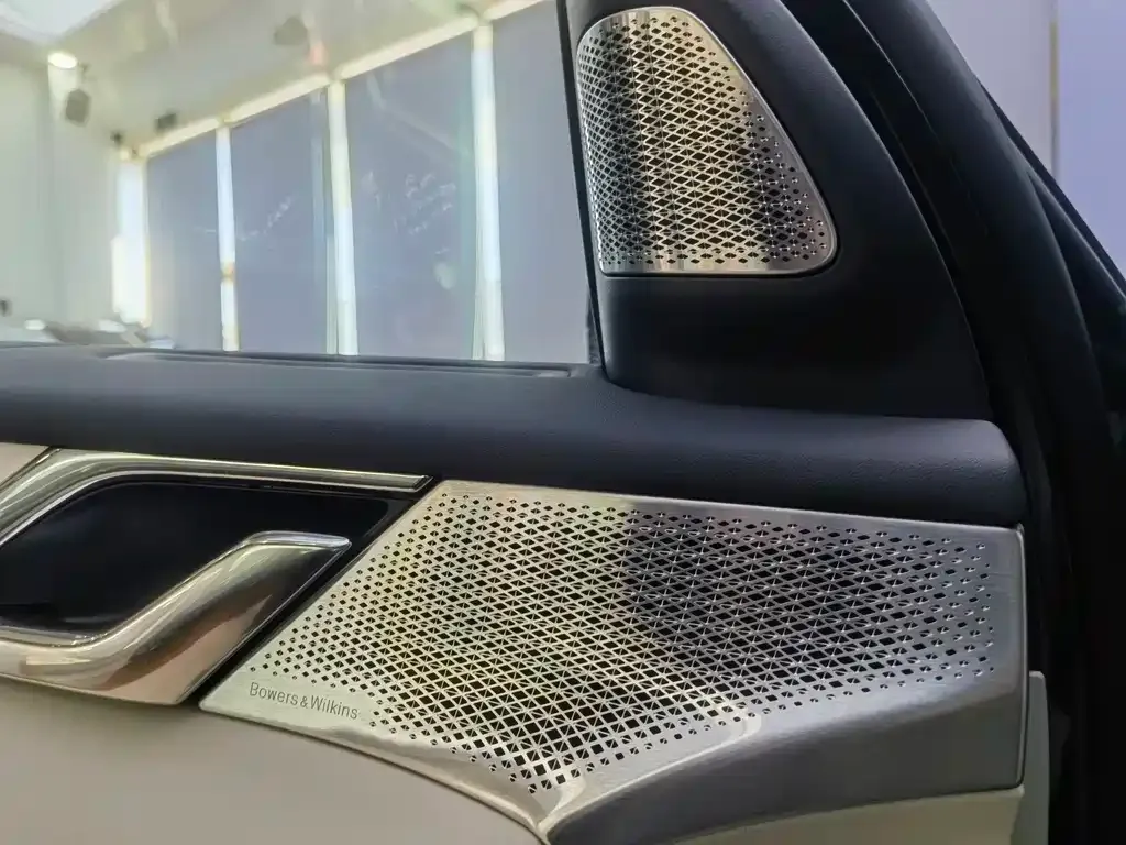 Volvo EM90 2025 из CN, фото 9