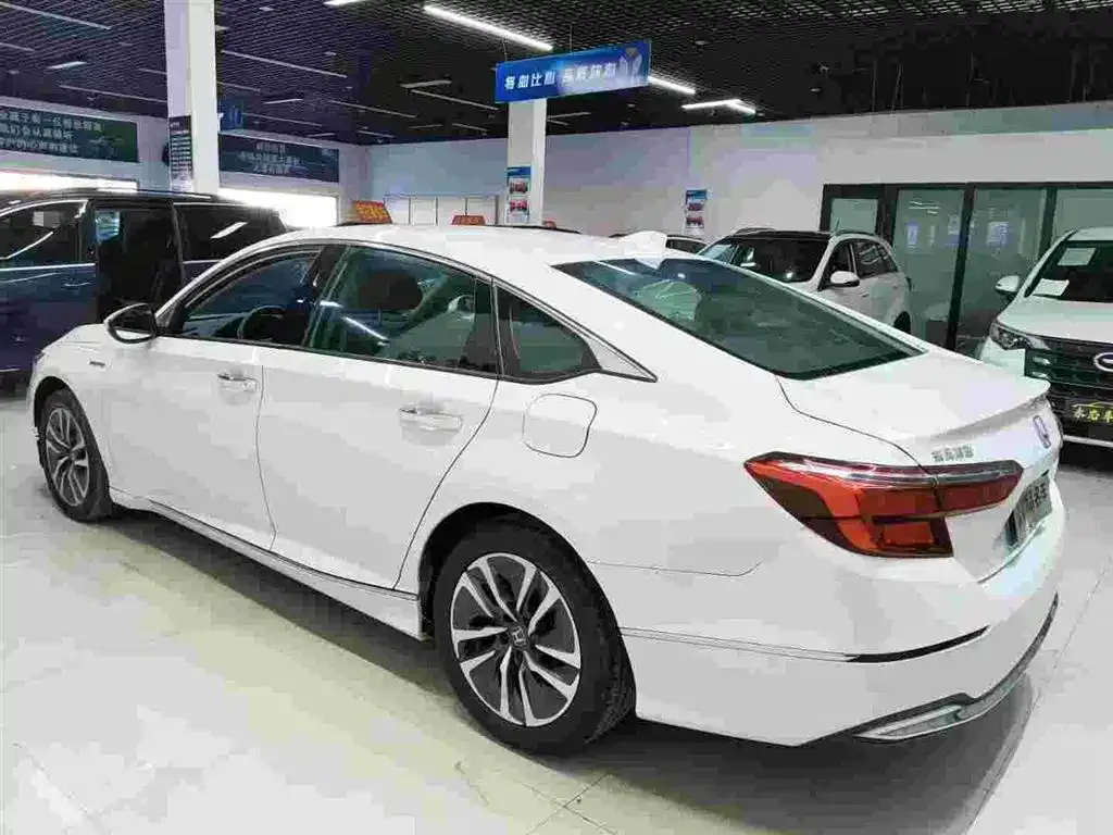 Honda Inspire — фото 6